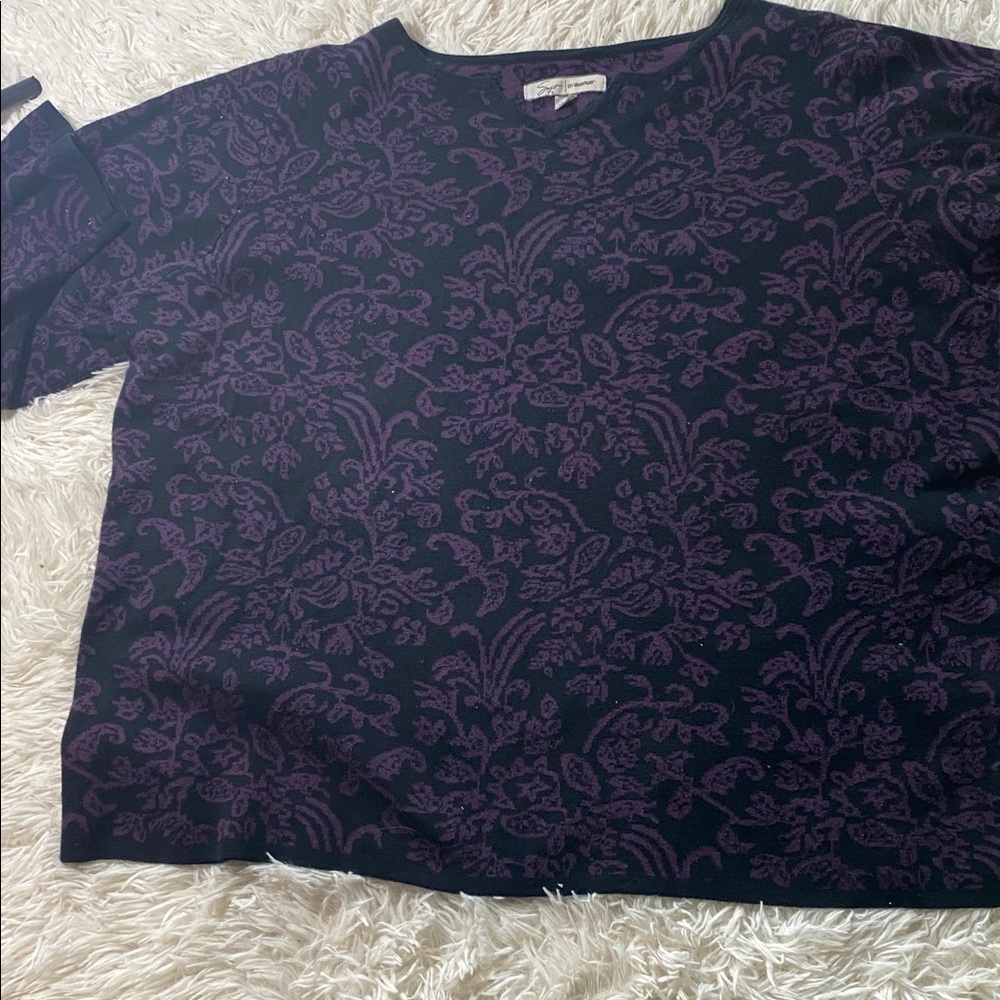 SOFT by AVENUE PURPLE & BLACK PAISLEY SWEATER Sz 26 28